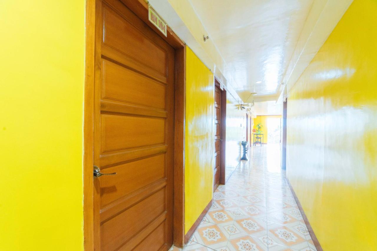 Hotel Reddoorz Near Golden Sarok Shrine Kalibo Exterior foto